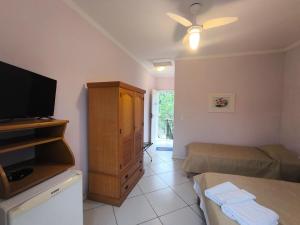 "Cantinho das serestas" em flats com piscina, sem café
