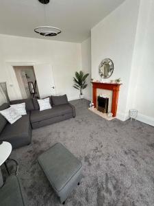 Apartment Sleeps 4 with Parking