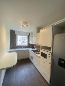 4 Bedroom Apartment, River Seine View, Parking, La Défense