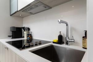 Modern 1BR Escape in Prime Yorkville