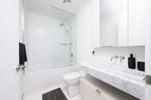 Modern 1BR Escape in Prime Yorkville