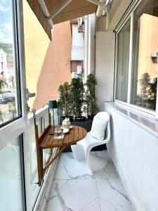 Mira Modern Apartment in City Center