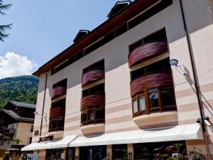 Studio avec balcon au centre de Brides-les-Bains, WiFi et parking - FR-1-512-266