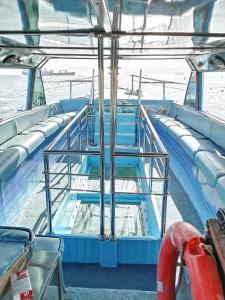 AlCaptian Glassboat