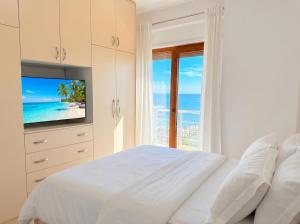 Sea View Apartment in Durres with Private Parking