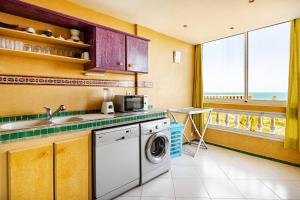 Honeymoon Beach View Aprt - Central City Location - Fast Wi-Fi