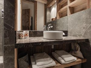 Penthouse chaleureux sous les toits, 4 chambres, pied des pistes - FR-1-844-1