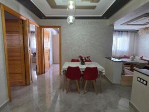 Azure Breeze Retreat - Mediterranean Comfort