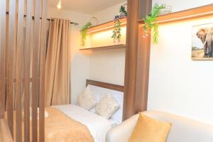 Reiki Stylish Sunset Studio Near Two Rivers Mall