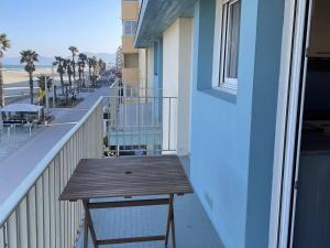Élégant T3 Rénové, Balcon Vue Mer, WIFI, Parking - FR-1-833-38