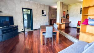 Spazioso Apt con Balcone vista Lago Como 7 Ospiti