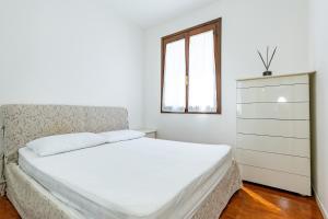 Pool Apartment near Piazza Mazzini and Beach