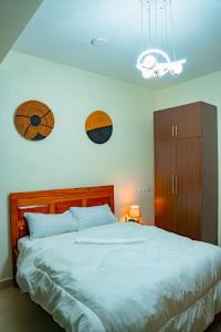 D&C Luxury Studio, Kawe