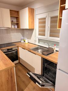 Reni Apartments
