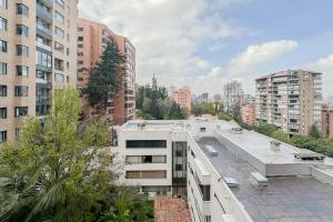 Virrey Condo 2BR & Jacuzzi
