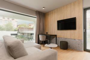 Orion Suites Aparthotel