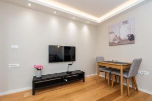 Apartment A310