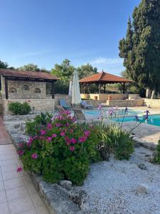 Carlas House, Kalyves