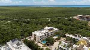 NHOA 111B Lux 1BR Condo Pool access in Aldea Zama