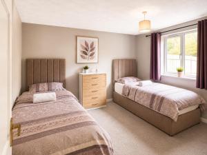 Beautiful, Spacious 2 Bed House, Saltaire-Bingley, Sleeps 5