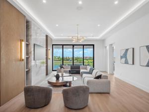 Lakeview Luxe Retreat