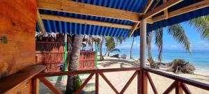 Cabañas frente al mar Isla de Guna Yala Aroma