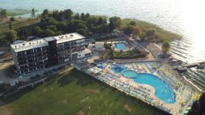Zora Apartments