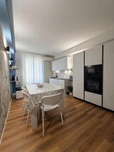 Kucuncy Luxury Apartment - Centro Storico di Lipari - 2 Camere, 2 Bagni