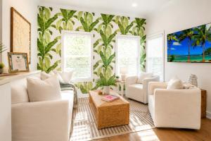 The Palm Beach House - Tropical