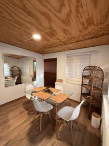 La Casita Dreams Space for 3 cars 2 bathrooms