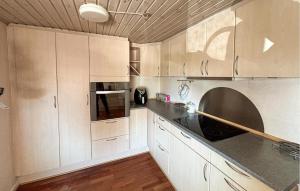 Beautiful Home In Haderslev With Wifi