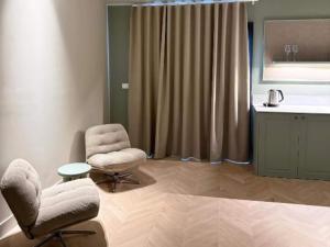 Deluxe apartment with balcony