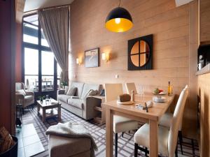 Mountainside Suite with Hot Tub