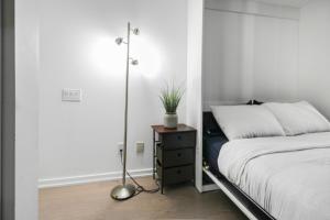 Toronto Luxe Suite - Steps to CN Tower, Rogers Centre & Harbourfront - Walk score 10