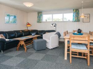 6 person holiday home in Hvide Sande