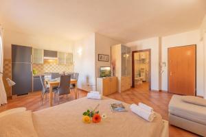 Cristal Blu Mono 3 With Shared Pool - Happy Rentals
