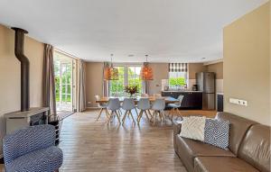 5 Bedroom Beautiful Home In Noordwijk