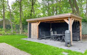 Beautiful Home In Holten With Wifi