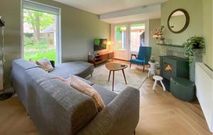 Beautiful Home In Holten With Wifi