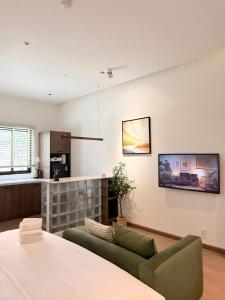 Miracle Boutique Hotel - Near Tan Dinh Church
