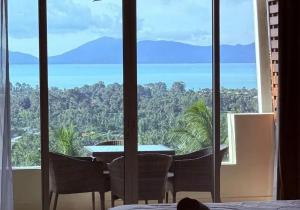 Sea-view apartment in Azur