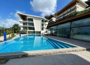 Sea-view apartment in Azur