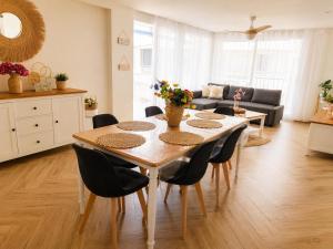 Beachfront Salou apartment with sea view