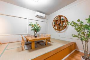 Shinagawa area , detached house , 2LDK , 3-minute walk from Tachikawa station , in the shopping district ,4 semi-double beds