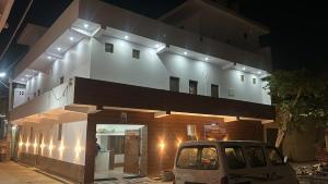 Ishu Residency and Yatri niwas