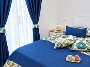 5 min to the Sea - Refined Apartment with Pool, Garden, Parking & WiFi