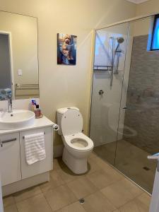 Guest suite with Free Wifi & Parking