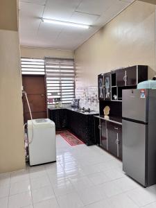 D Anggun Homestay