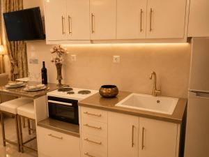 GOLDENSPACE by Evagelias Homes Volos
