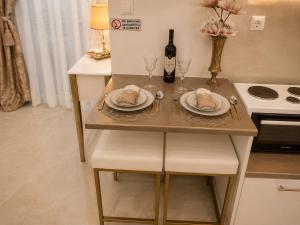 GOLDENSPACE by Evagelias Homes Volos
